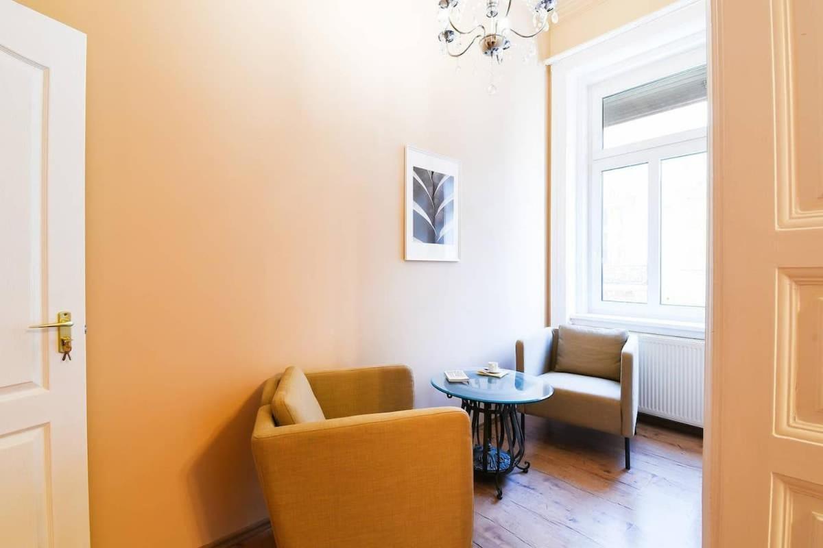 Very Central Very Spacious New Home Budapest Esterno foto