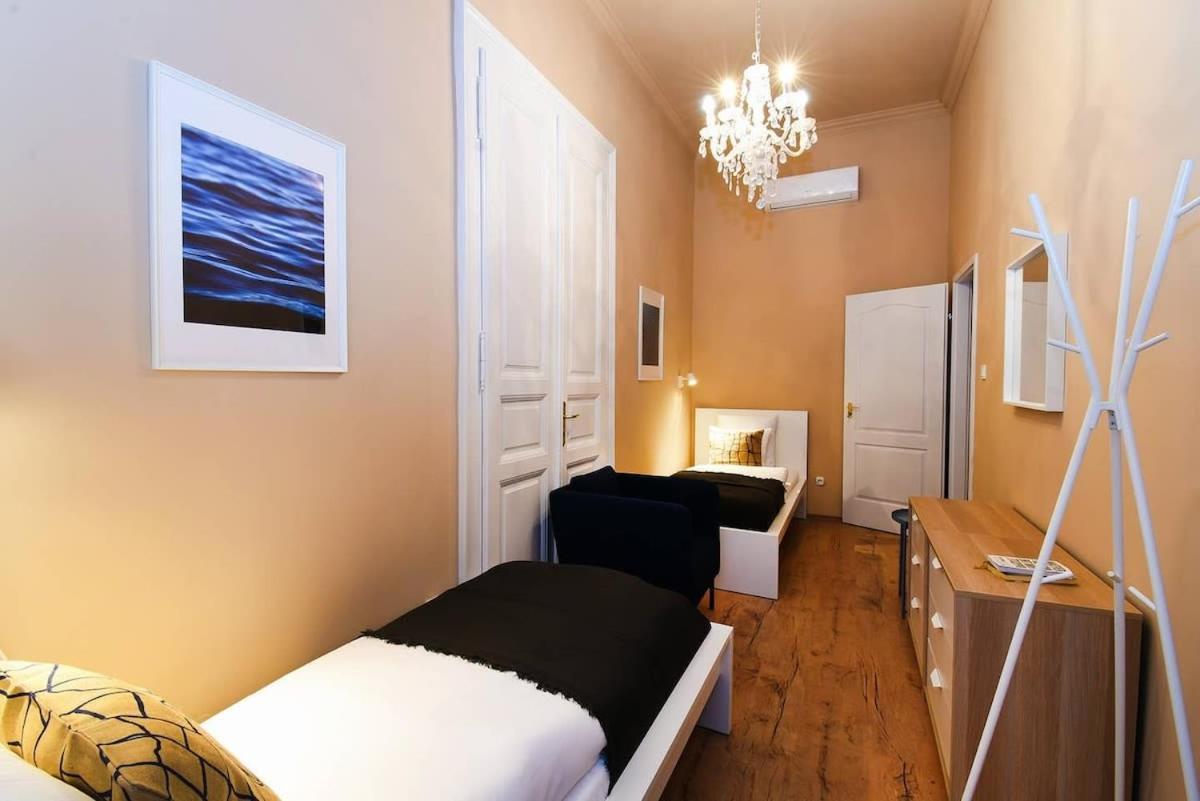 Very Central Very Spacious New Home Budapest Esterno foto
