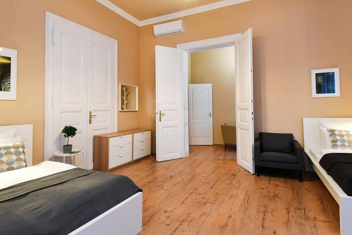 Very Central Very Spacious New Home Budapest Esterno foto